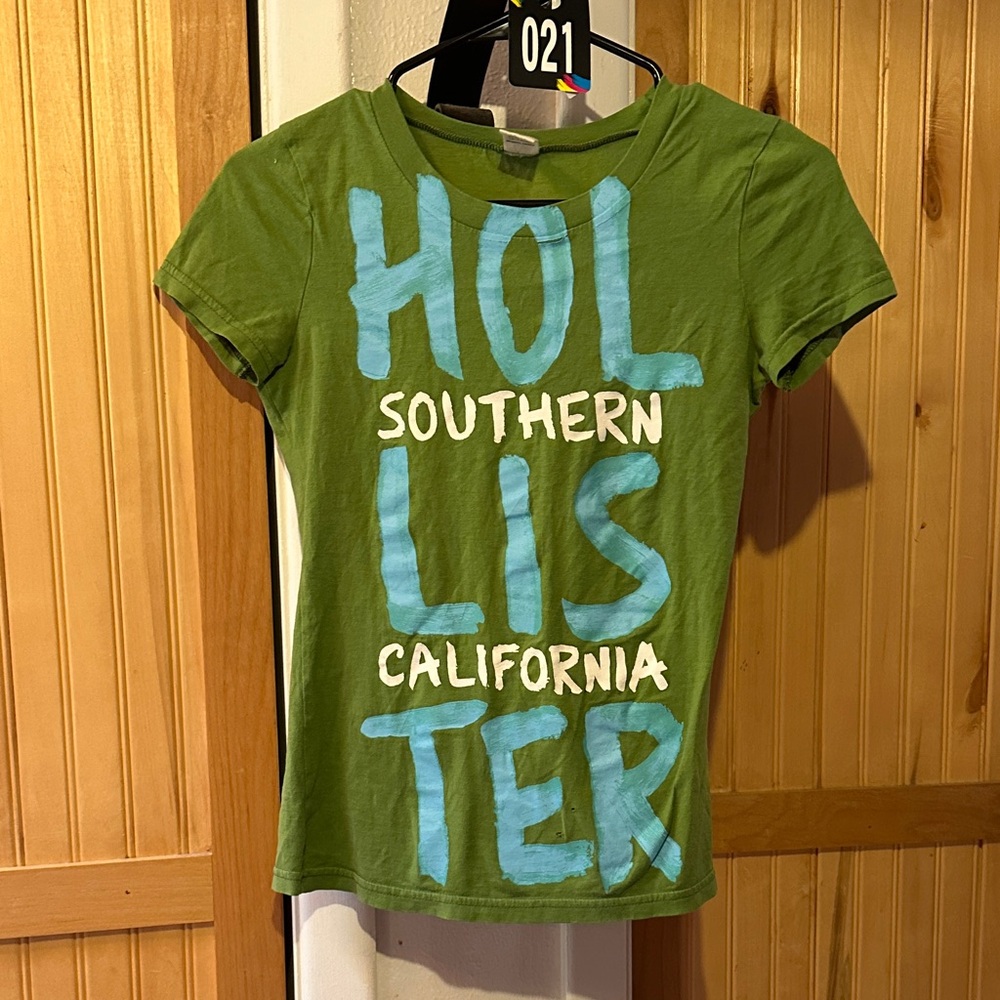 Hollister Olive and Sky Blue Tee
Small